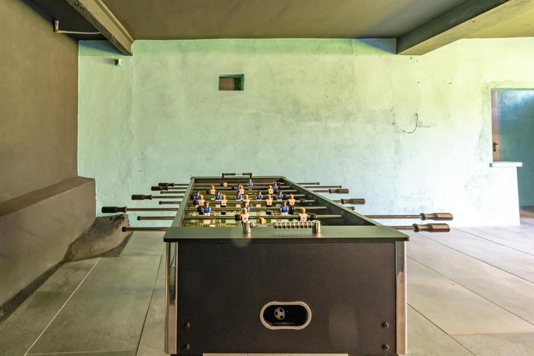 Black House Sorprendente Casa Estilo Industrial Olot Zewnętrze zdjęcie