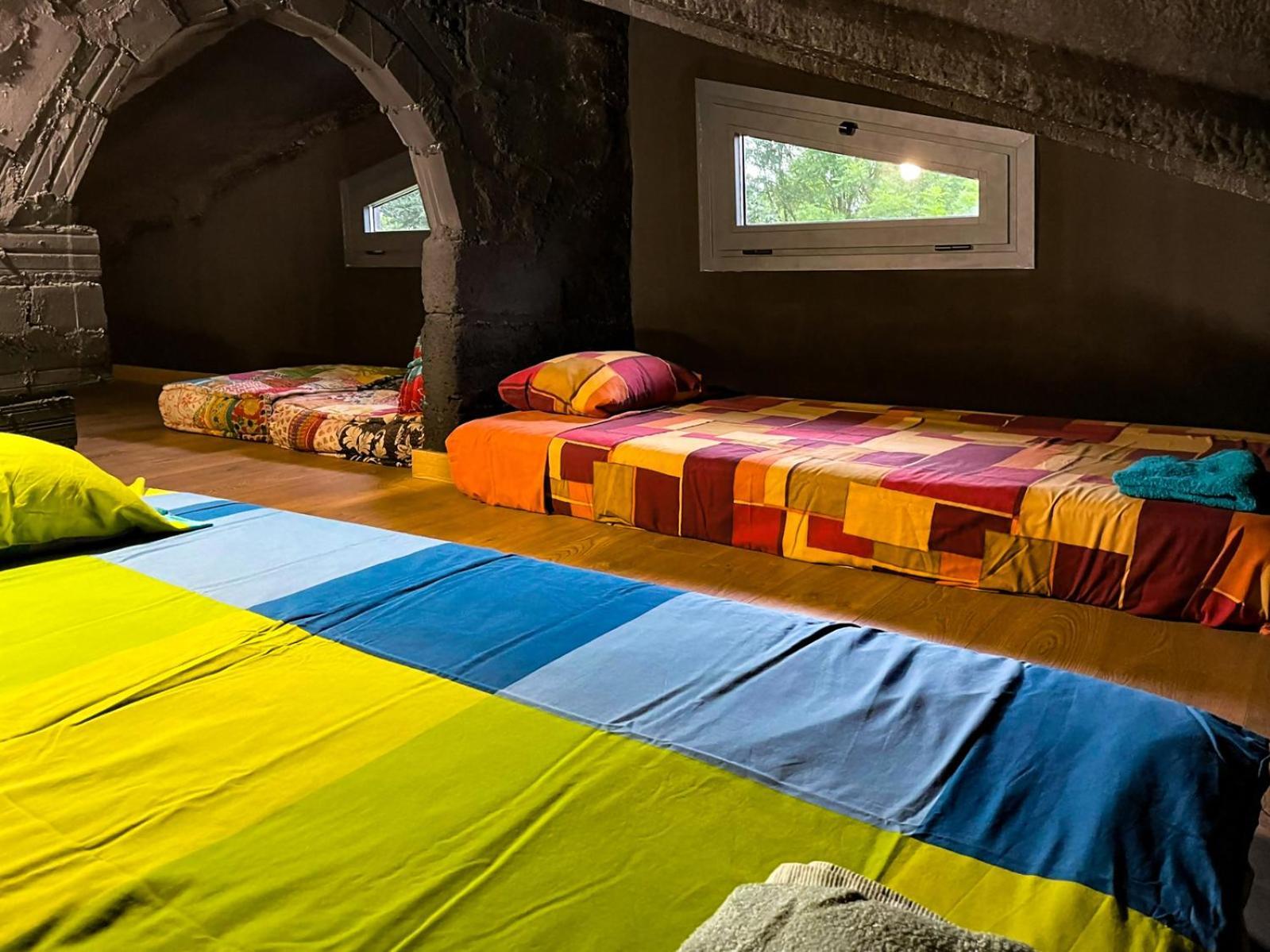 Black House Sorprendente Casa Estilo Industrial Olot Zewnętrze zdjęcie