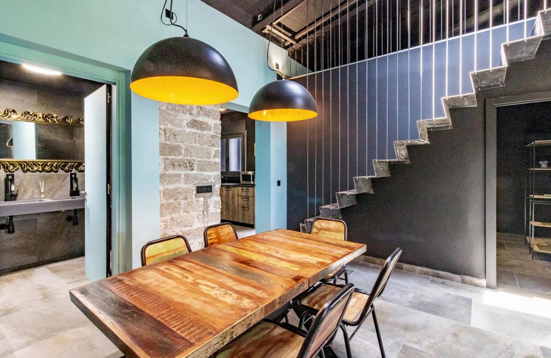 Black House Sorprendente Casa Estilo Industrial Olot Zewnętrze zdjęcie